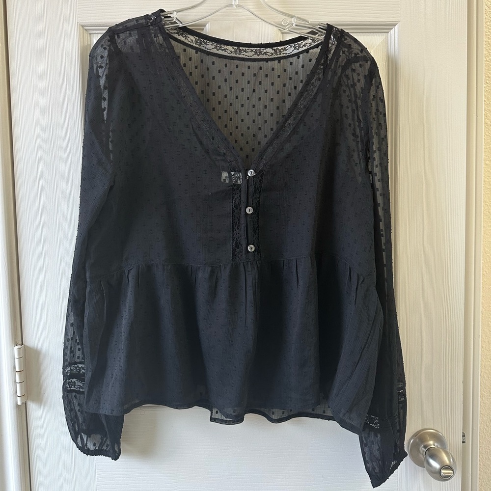 Hollister top